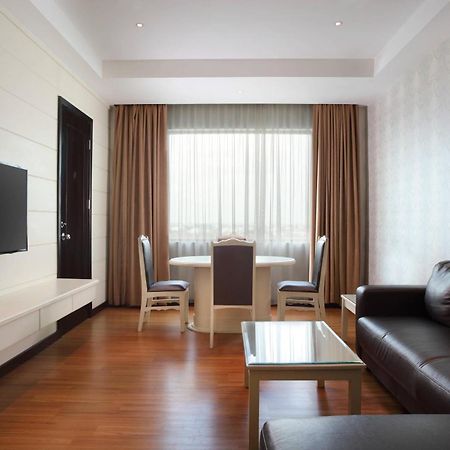Four Points By Sheraton Медан Экстерьер фото