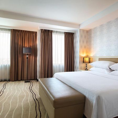Four Points By Sheraton Медан Экстерьер фото