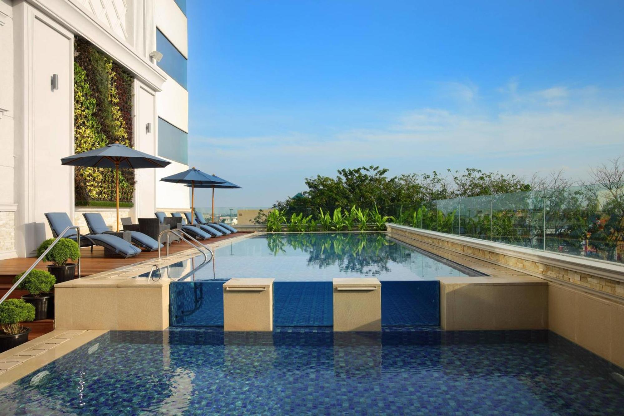 Four Points By Sheraton Медан Экстерьер фото
