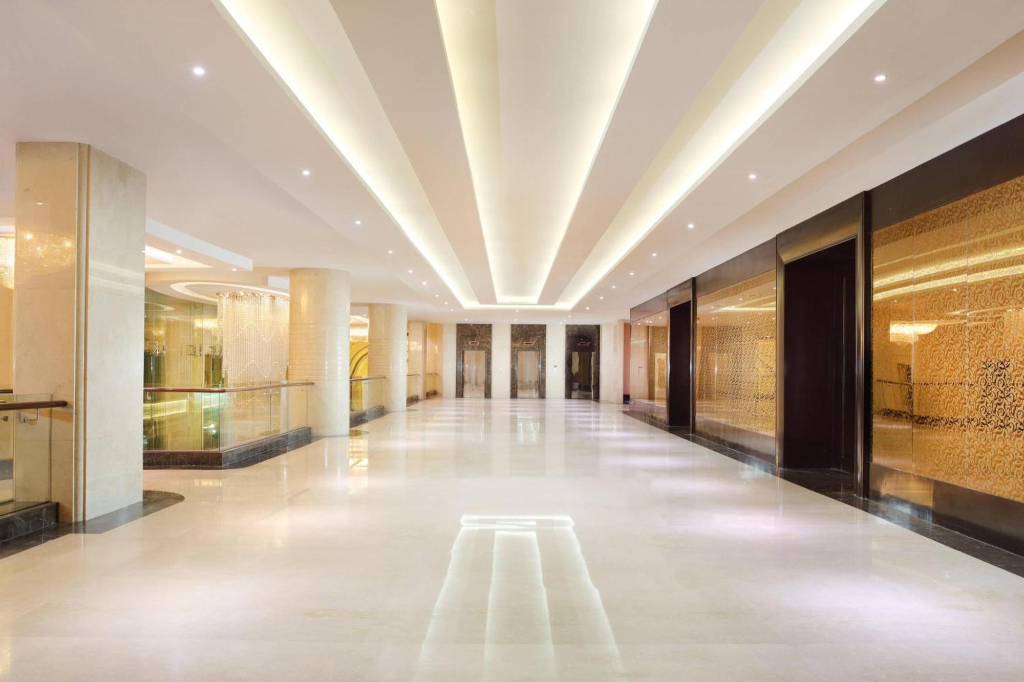 Four Points By Sheraton Медан Экстерьер фото