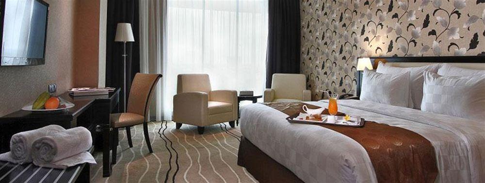 Four Points By Sheraton Медан Экстерьер фото