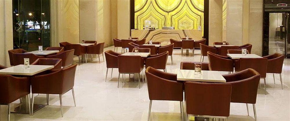 Four Points By Sheraton Медан Экстерьер фото